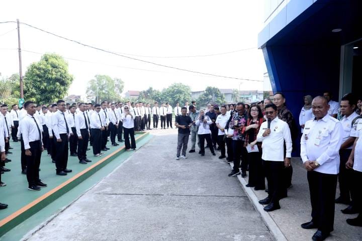 Peluang kerja di Jepang semakin terbuka. Pemkot Tangerang mendorong generasi muda meningkatkan kompetensi dan kemampuan bahasa.