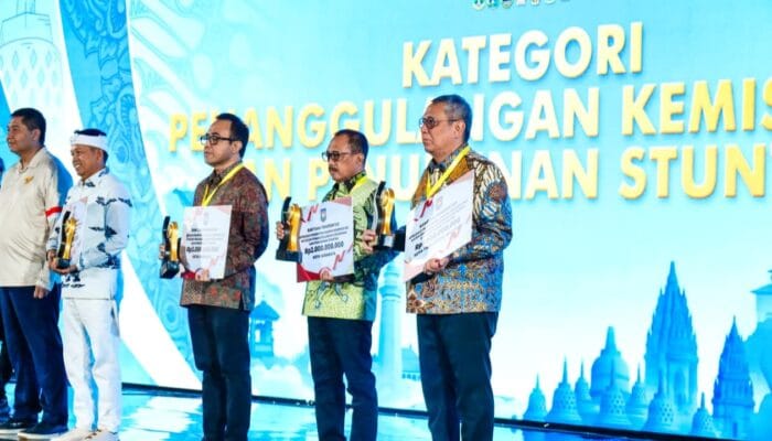 Tangsel masuk jajaran daerah berprestasi nasional 2026 berkat program kesejahteraan warga yang berhasil menekan stunting dan kemiskinan.