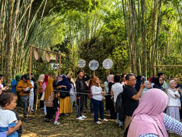 Mahasiswa UMN Kembangkan Peta Interaktif untuk Pengunjung Pasar Papringan Temanggung