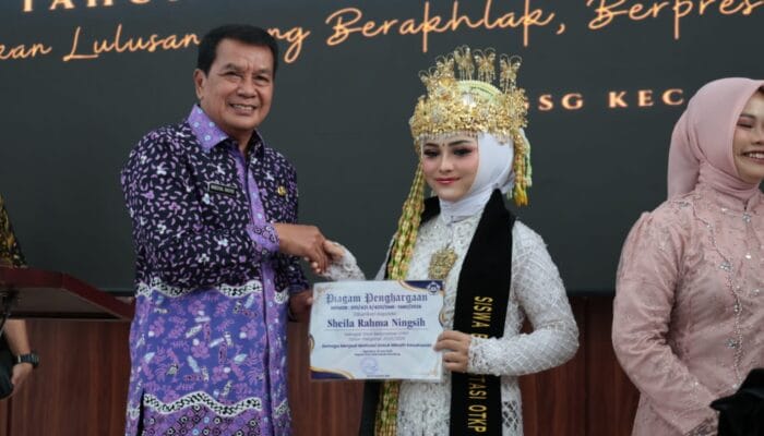 Bupati Tangerang mendorong lulusan SMK Satya Muda Gemilang menjadi pengusaha muda yang inovatif dan mampu membuka lapangan kerja.