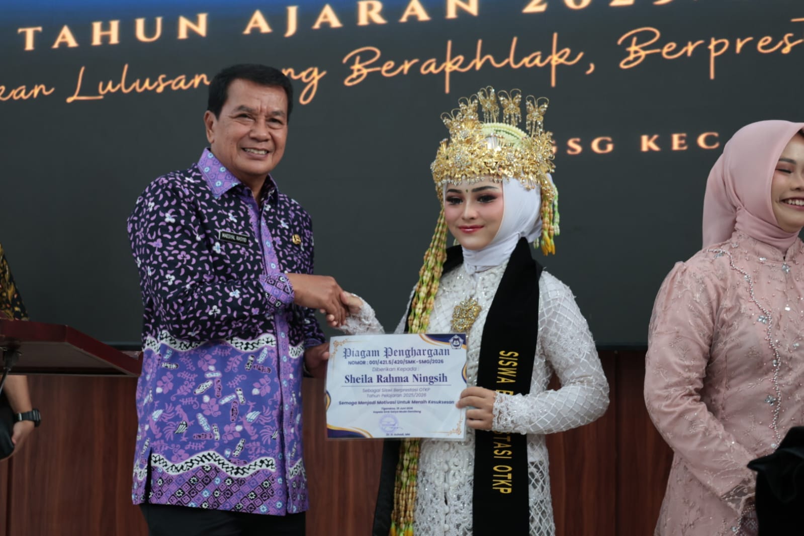 Bupati Tangerang mendorong lulusan SMK Satya Muda Gemilang menjadi pengusaha muda yang inovatif dan mampu membuka lapangan kerja.