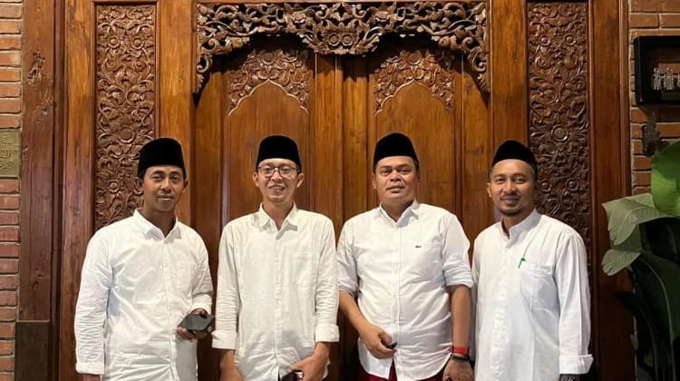 Forum Pondok Pesantren Indramayu menegaskan penolakan terhadap wacana perubahan nama Jawa Barat demi menjaga sejarah dan identitas daerah.