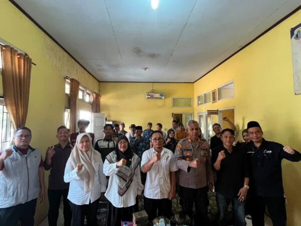 Menjawab Krisis Ekologi, KUKERTA Kelompok 25 UIN SMH Banten Gaungkan Ekoteologi di Desa Cicaringin