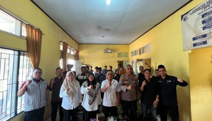 Mahasiswa KUKERTA UIN SMH Banten menggaungkan ekoteologi sebagai solusi krisis lingkungan melalui seminar di Desa Cicaringin, Lebak.
