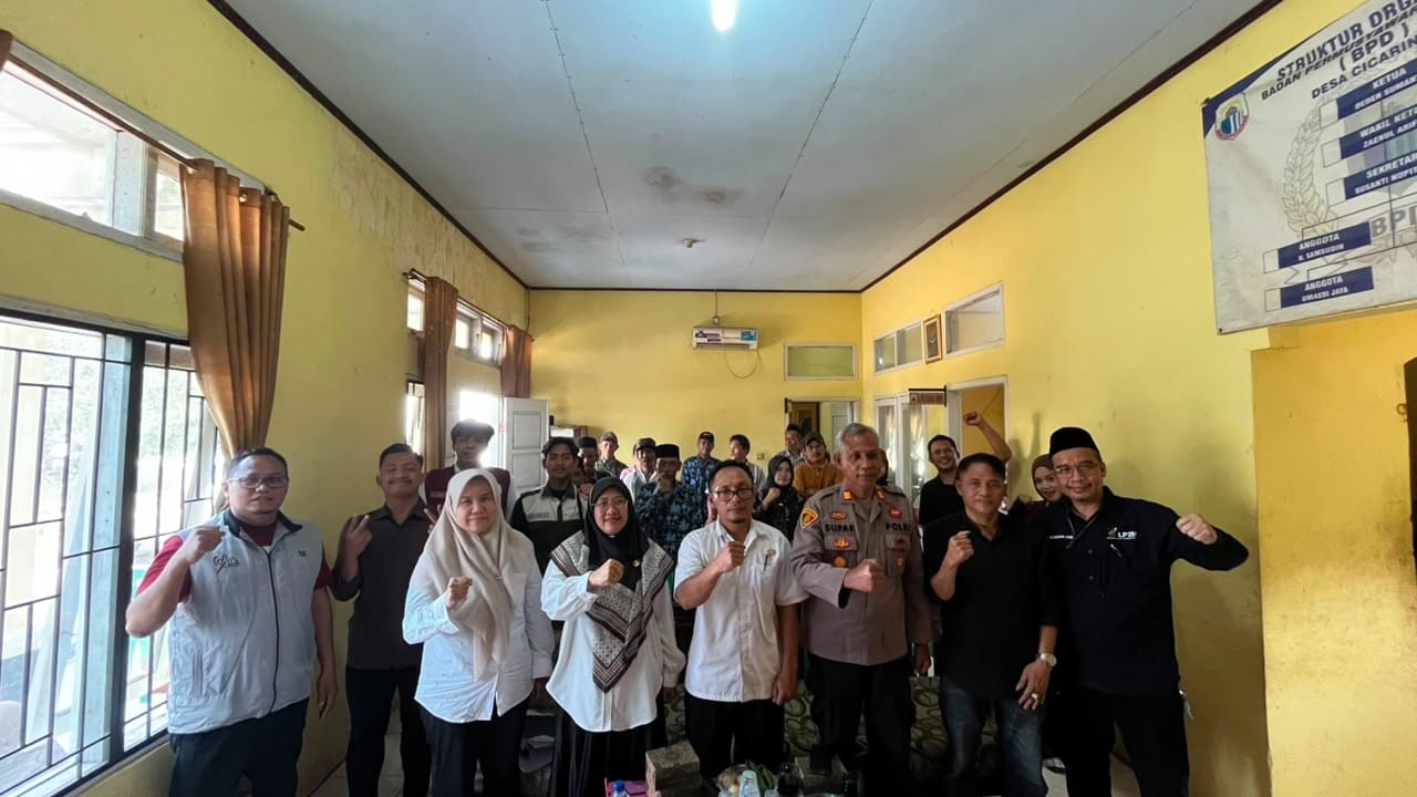 Mahasiswa KUKERTA UIN SMH Banten menggaungkan ekoteologi sebagai solusi krisis lingkungan melalui seminar di Desa Cicaringin, Lebak.