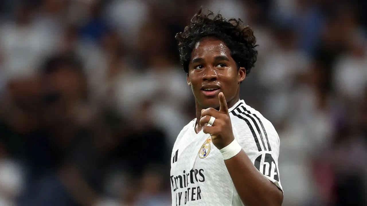 Endrick berpeluang dipinjamkan lagi oleh Real Madrid meski Mourinho ingin mempertahankannya. Manajemen prioritaskan menit bermain.