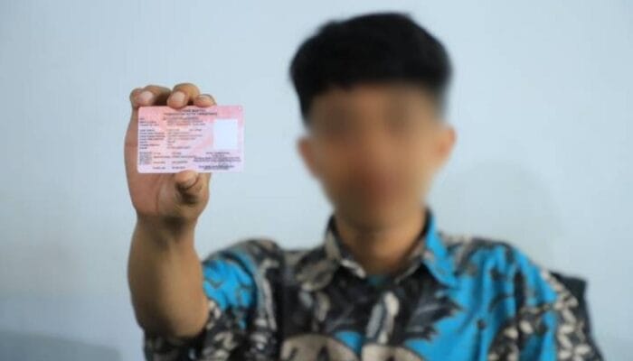 Anak usia lima tahun wajib memperbarui foto KIA. Simak syarat dan layanan Disdukcapil Kota Tangerang yang tersedia.