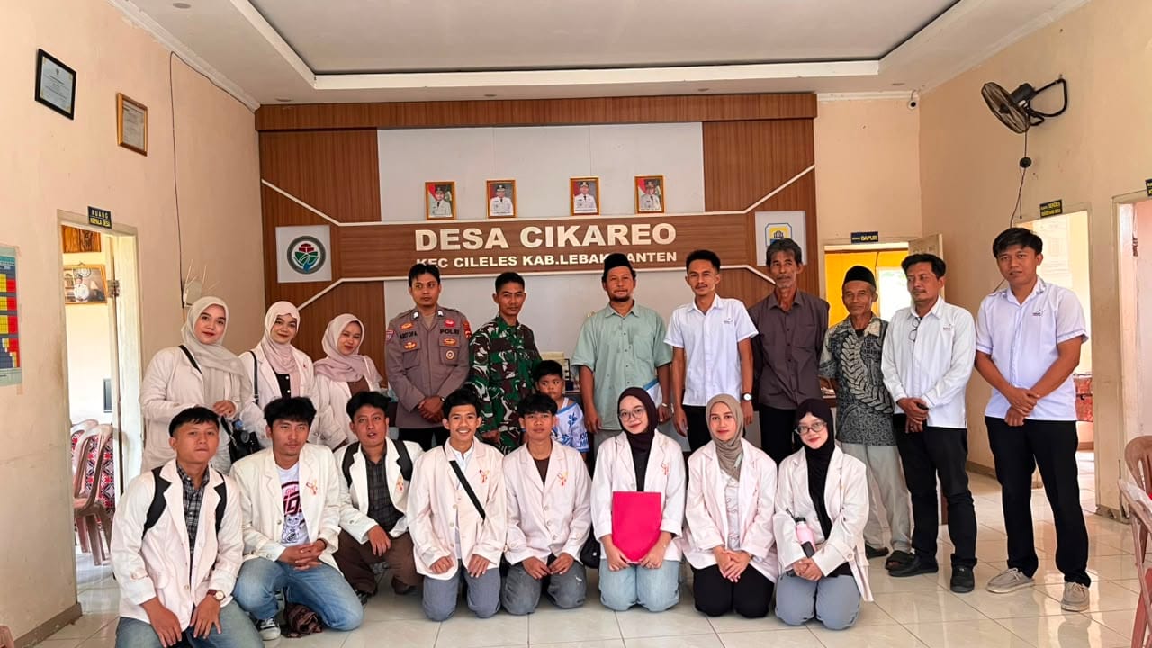 Mahasiswa KKN UIN SMH Banten Kelompok 11 resmi mengabdi di Desa Cikareo, Lebak, dengan fokus membangun sinergi bersama warga.