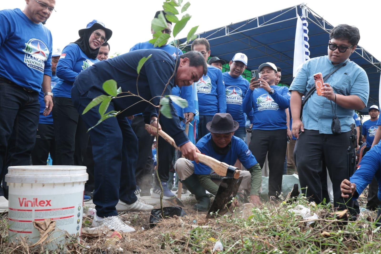 Gerakan Langit Biru Indonesia Bersih dan Asri di Cikupa dorong kolaborasi warga menjaga lingkungan tetap hijau dan sehat.