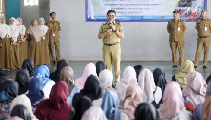 Pemkot Tangerang mengajak orang tua aktif mendampingi anak selama MPLS agar proses adaptasi di sekolah berjalan nyaman.