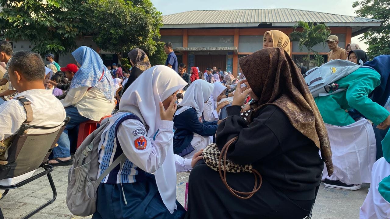 SMKN 5 Tangerang Selatan menggelar MPLS Ramah 2026 dengan tradisi sungkeman serta pemantauan BPMP untuk menciptakan sekolah aman.