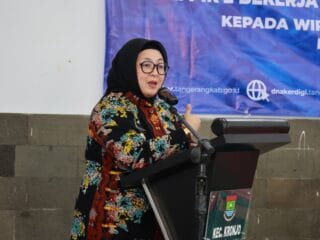 Wabup Tangerang Minta Penerima Bantuan Wirausaha Terus Berinovasi di Tengah Tantangan Ekonomi