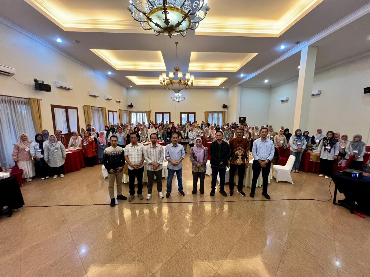 Sebanyak 619 sekolah di Kabupaten Tangerang bermitra dengan Bank Kerta guna memperluas Program Tabungan SiWajar bagi pelajar.