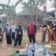BMRI bersama Moh Rano Alfath dan Iqrar Risyad menyalurkan bantuan air bersih untuk warga Desa Serdang Wetan saat kemarau.