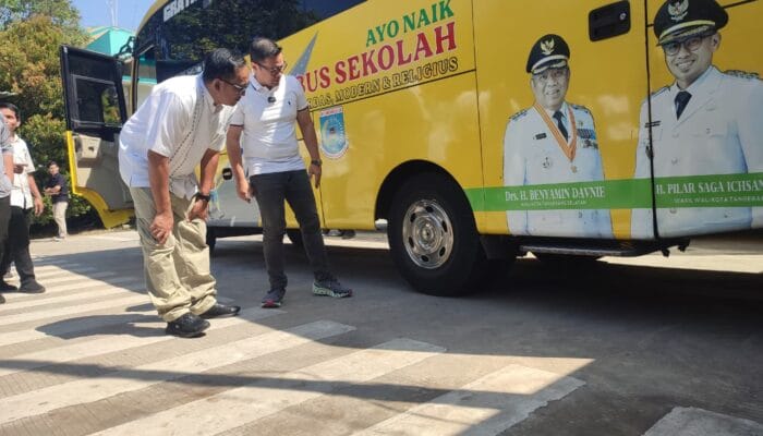 Bus sekolah gratis di Tangsel kembali beroperasi pada awal tahun ajaran baru. Seluruh armada telah diservis dan diuji kelayakannya.