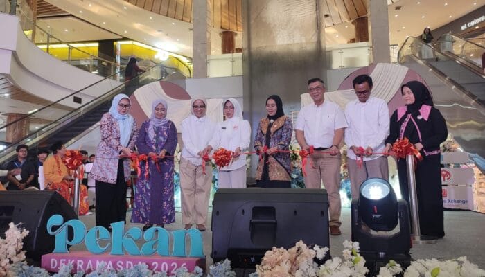 Pemkot Tangsel menghadirkan Pekan Dekranasda 2026 untuk mendorong UMKM berkembang melalui promosi dan kolaborasi usaha.