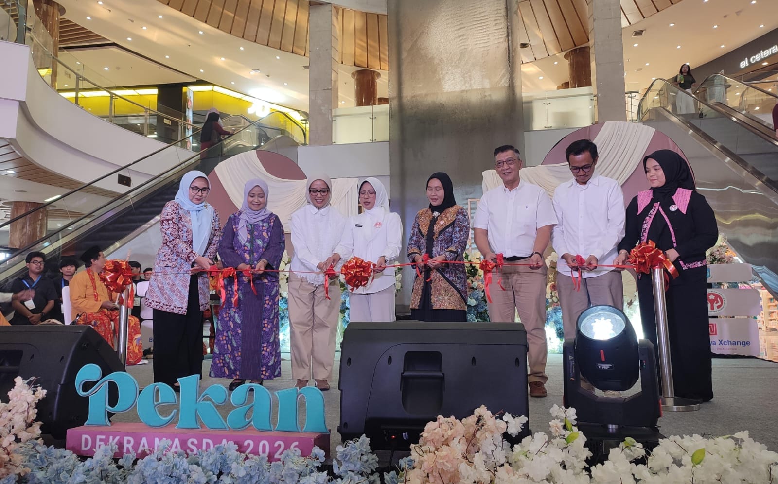 Pemkot Tangsel menghadirkan Pekan Dekranasda 2026 untuk mendorong UMKM berkembang melalui promosi dan kolaborasi usaha.