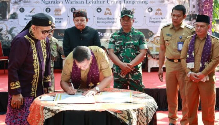 Pemkab Tangerang perkuat pelestarian budaya lokal melalui Festival Kampung Budaya Kemuning yang melibatkan generasi muda.