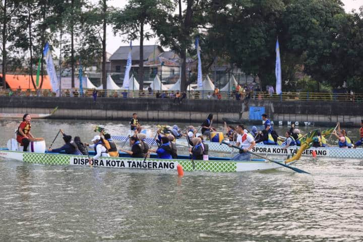 Festival Cisadane 2026 menghadirkan lomba perahu naga, band, modern dance, hingga beragam hiburan untuk masyarakat.