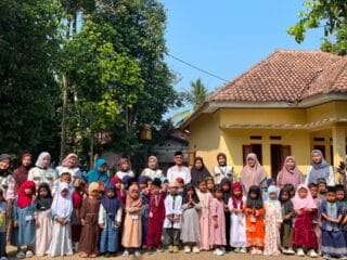 Perkenalkan Lingkungan Sekolah, Kelompok 10 Kukerta UIN Banten Ikut Sukseskan MPLS RA Miftahul Falah Ar-Roisi
