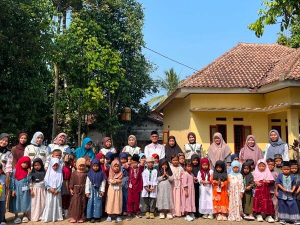 Perkenalkan Lingkungan Sekolah, Kelompok 10 Kukerta UIN Banten Ikut Sukseskan MPLS RA Miftahul Falah Ar-Roisi
