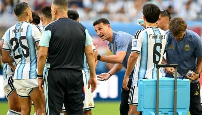Argentina tetap waspada menghadapi Mesir di 16 besar Piala Dunia 2026. Lionel Scaloni minta tim fokus demi tiket perempat final.