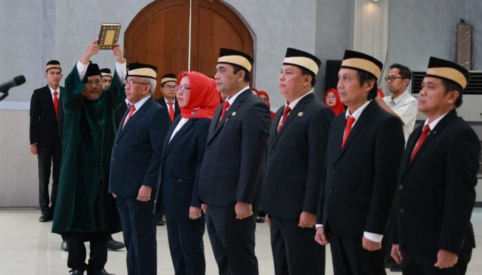 Pemkab Tangerang melakukan mutasi strategis enam pejabat eselon II sebagai langkah penyegaran birokrasi dan penguatan organisasi.