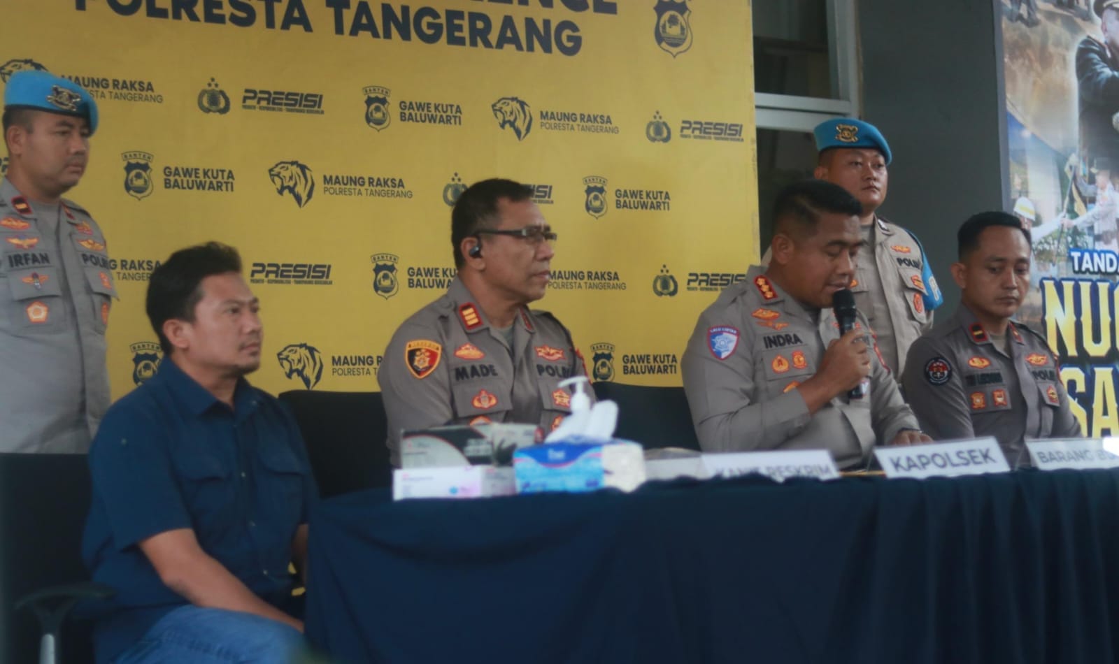 Pelaku penusukan korban di Kampung Picung Tigaraksa dibekuk polisi usai kabur ke Sumatera Selatan bersama barang bukti.