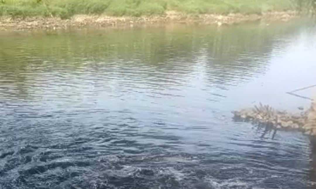 Gubernur Andra Soni memerintahkan investigasi dugaan pencemaran yang menyebabkan air Sungai Cisadane menghitam.