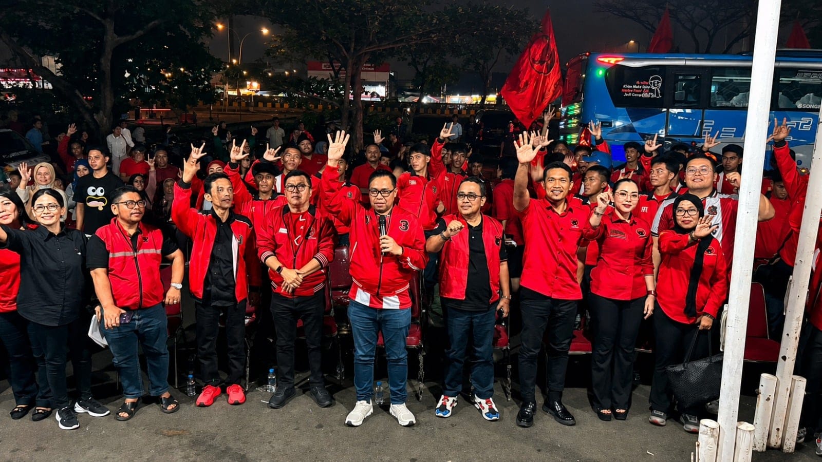 Wanto Sugito melepas Banteng Banten FC ke Soekarno Cup 2026. Sebanyak 25 pemain siap bertanding dan membawa nama Banten di Surabaya.