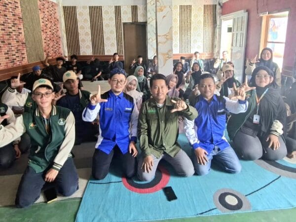 MPLS PKBM Himata Tangerang, Relawan TIK Banten Bekali Warga Belajar dengan Literasi Digital