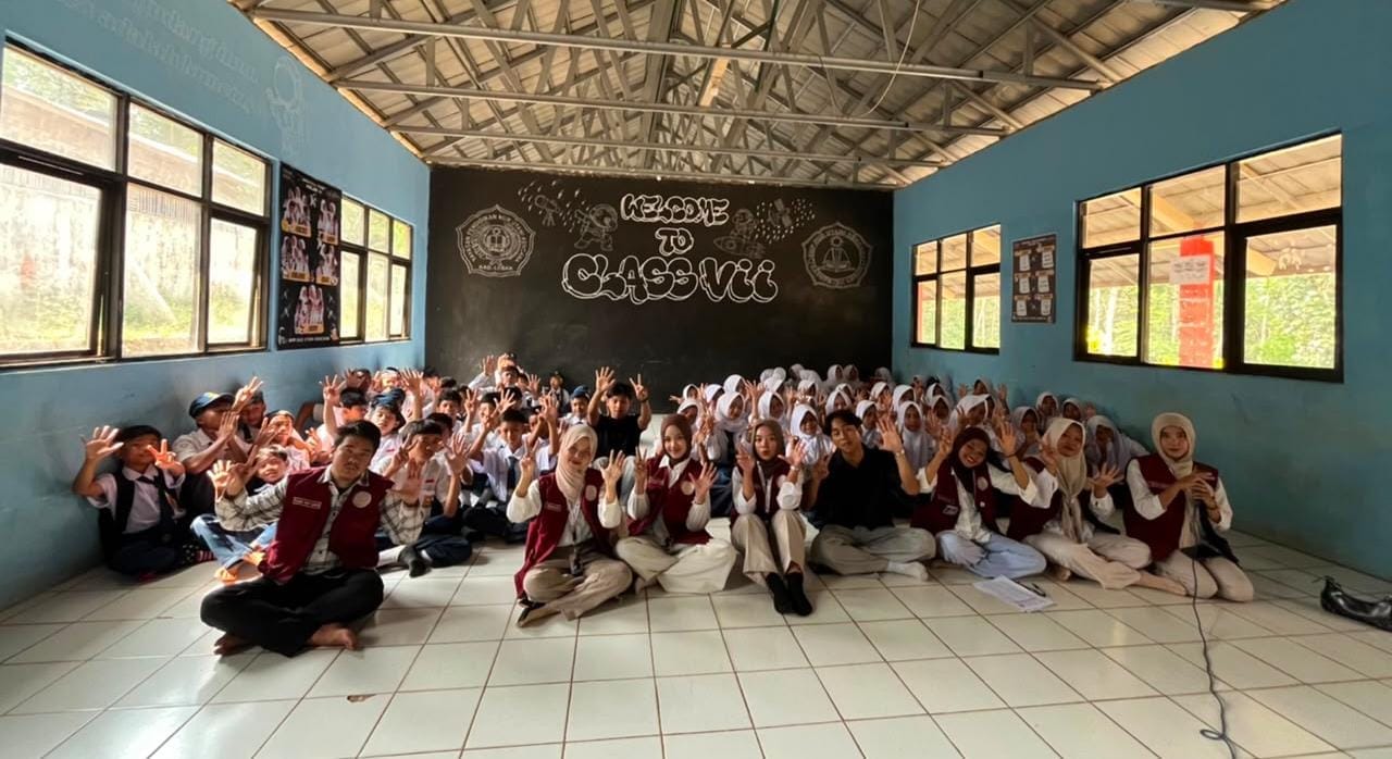 Mahasiswa KUKERTA UIN SMH Banten menggelar sosialisasi anti-bullying di SMP Nur Utami Kencana guna membangun sekolah yang aman dan inklusif.