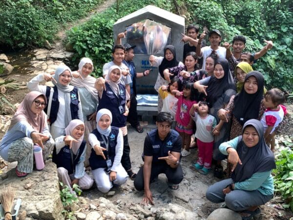 Atasi Penumpukan Sampah, KKN Nusantara Kelompok 7 Hadirkan Rocket Stove di Desa Nayagati Lebak