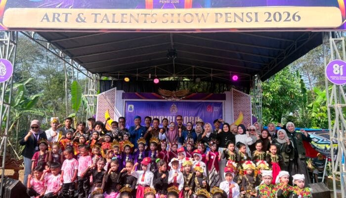 Mahasiswa KKN 04 Cijaku turut membantu Art & Talents Show PENSI 2026 yang menjadi wadah kreativitas anak dan masyarakat.