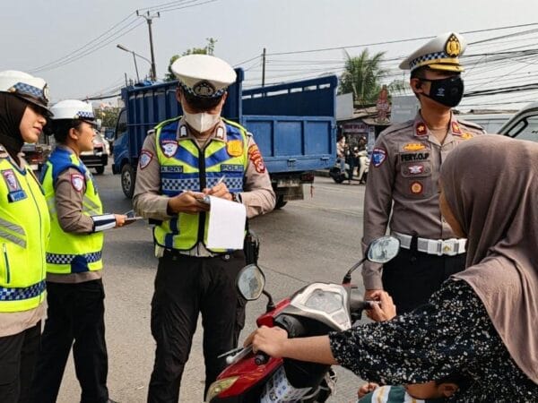 Program Si Caka Turun ke Jalan, Satlantas Polresta Tangerang Sosialisasikan Keselamatan Berkendara