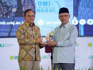 Haedar Nashir Terima Kartu Wartawan Utama Khusus, Muhammadiyah Tegaskan Pentingnya Pers dan Literasi