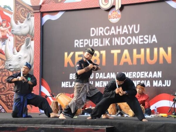 Debus hingga Deklarasi Kebangsaan Warnai Kirab Merah Putih di Kota Tangerang
