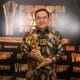 Soma Atmaja menerima penghargaan kategori Pendidikan mewakili Bupati Tangerang dalam ajang Pemimpin Daerah Awards 2026.