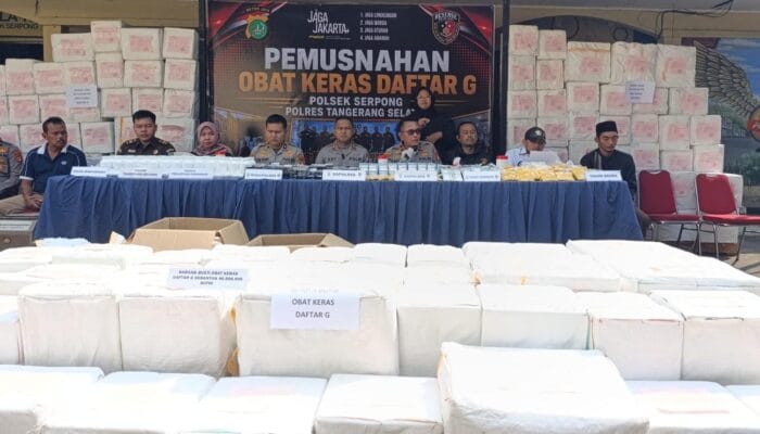 Polisi memusnahkan puluhan juta obat keras ilegal dan mengungkap jaringan peredaran obat tanpa izin edar di wilayah Tangerang Raya.