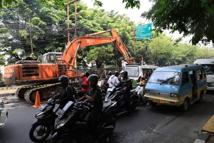 Empat ruas jalan di Kota Tangerang mulai diperbaiki. Dishub menyiapkan langkah antisipasi kemacetan selama proyek berlangsung.