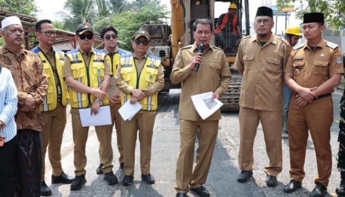 Pemkab Tangerang merekonstruksi Jalan Ceplak hingga Kronjo untuk memperkuat konektivitas dan akses masyarakat.