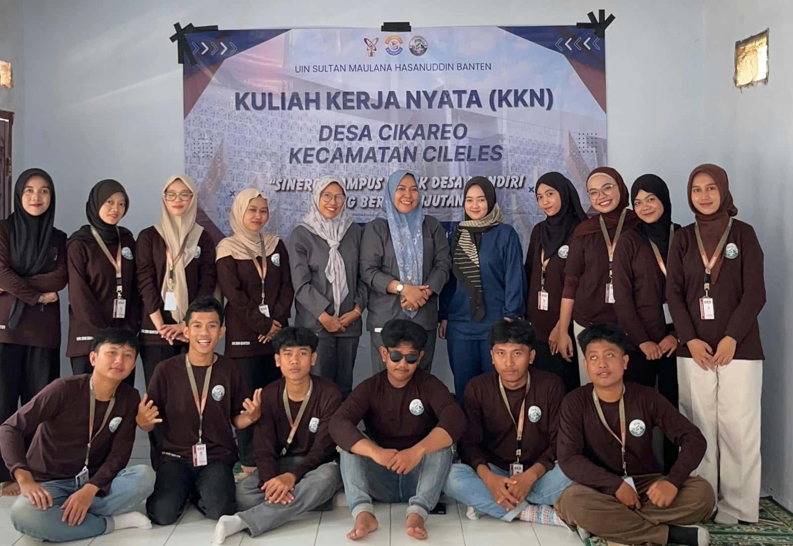 KKN Kelompok 11 UIN Banten gelar skrining kesehatan gratis bagi 42 warga Kampung Cikulur untuk mendorong deteksi dini.