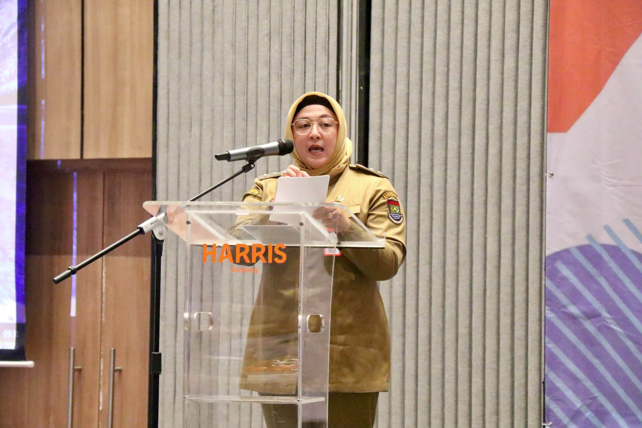 Wabup Intan menegaskan pertumbuhan ekonomi Kabupaten Tangerang harus berjalan seiring dengan perlindungan lingkungan dan kesehatan.