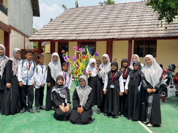 SDIT Cahaya La Royba Semarakkan Maulid Nabi Bersama Mahasiswa PLP 40 Integratif