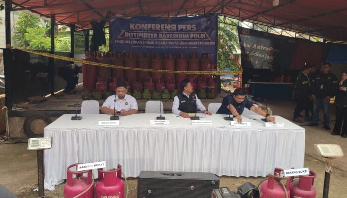 Kasus pengalihan LPG 3 kg bersubsidi ke tabung nonsubsidi di Pondok Aren dibongkar Bareskrim Polri, kerugian negara Rp159 juta.