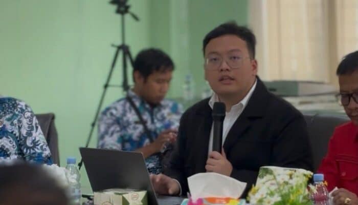 Abraham Garuda Laksono mendorong sistem peringatan bencana langsung ke ponsel warga untuk memperkuat mitigasi dan kesiapsiagaan di Banten.