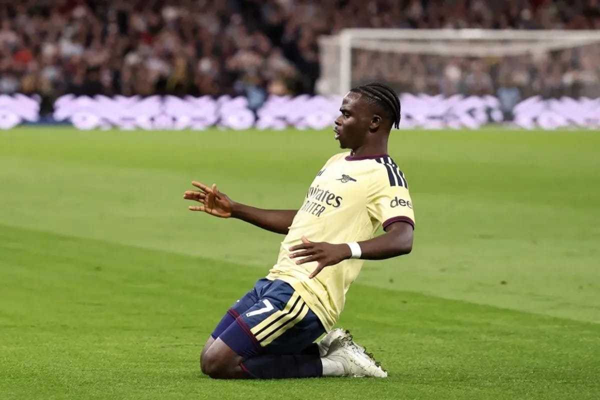 Arsenal mengalahkan Aston Villa 1-0 di Villa Park. Gol Bukayo Saka membawa The Gunners meraih kemenangan kedua musim ini.