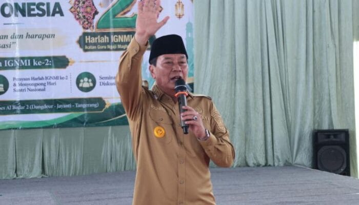 Bupati Maesyal Rasyid menekankan peran guru ngaji dalam membentuk karakter dan akhlak generasi muda di Tangerang.