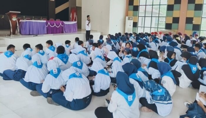 Latga PMI Cikupa menjadi wadah pembinaan PMR untuk meningkatkan kesiapsiagaan, kerja sama, dan kepedulian sosial.