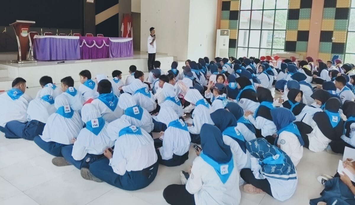 Latga PMI Cikupa menjadi wadah pembinaan PMR untuk meningkatkan kesiapsiagaan, kerja sama, dan kepedulian sosial.